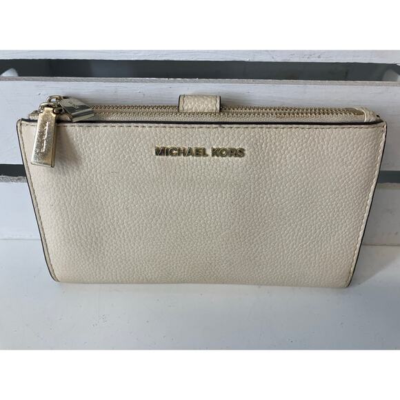 MICHAEL KORS, LARGE IVORY PEBBLED LEATHER WALLET - Picture 1 of 16